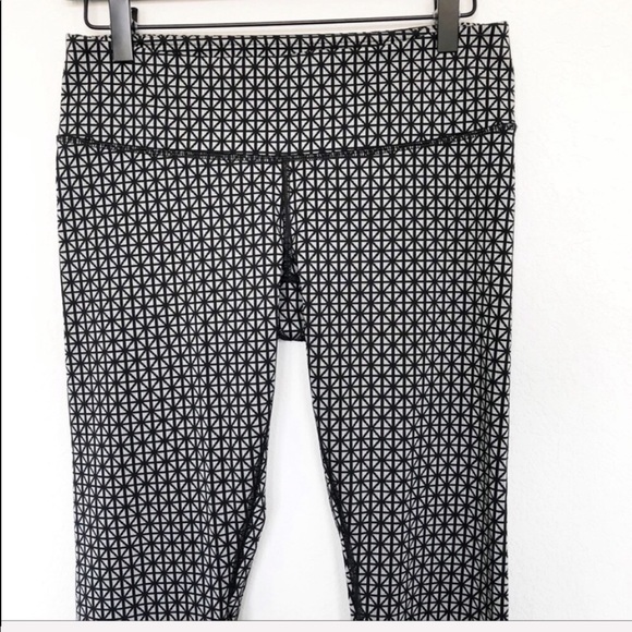 Lululemon wunderunder trigeo silver spoon black 6 - Picture 8 of 10